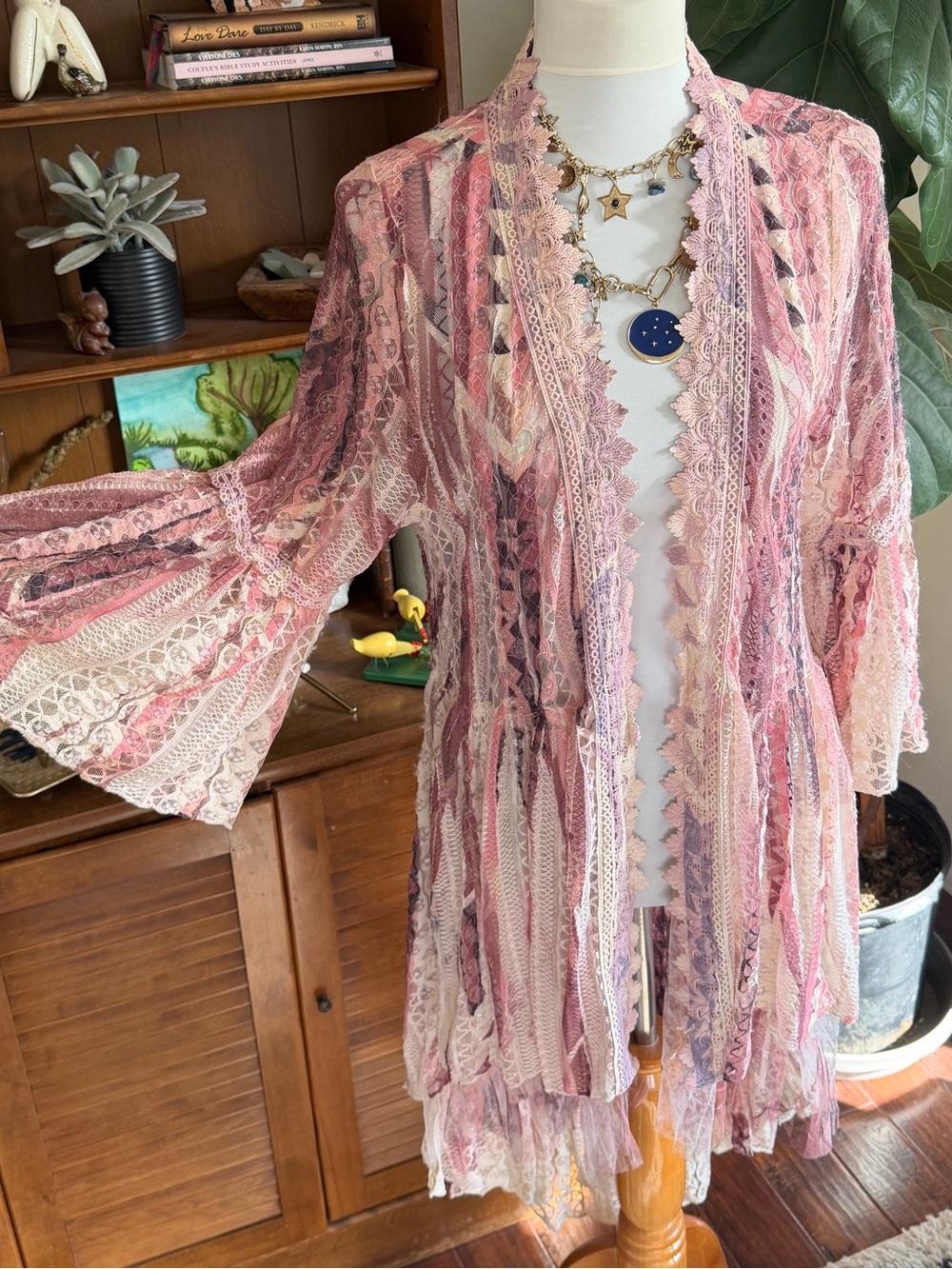 Origami Boutique Pink Lace Patchwork Layered Duster Cardigan M NWOT - Picture 5 of 15